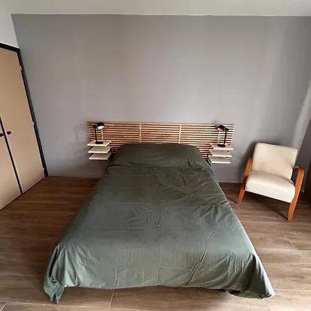 Apartment Centre *